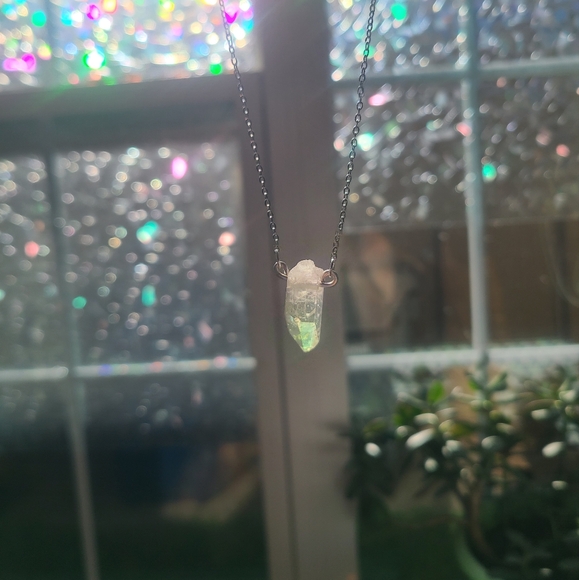 Handmade quartz crystal necklace - Picture 2 of 6